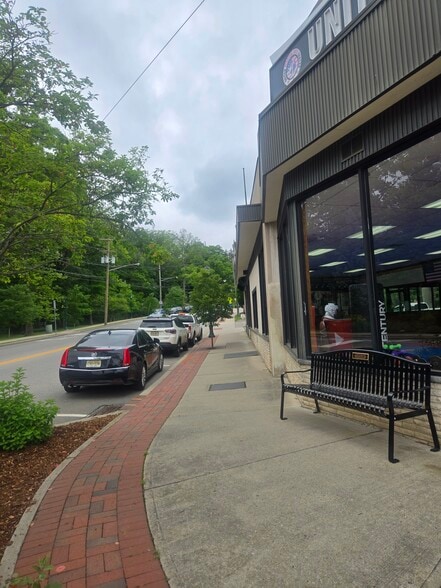 More Photos Of 14 N Franklin Tpke, Ho-Ho-Kus General Retail For Lease