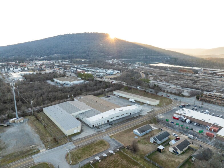 More Photos Of 300 W 28th St, Chattanooga Manufacturing For Sale