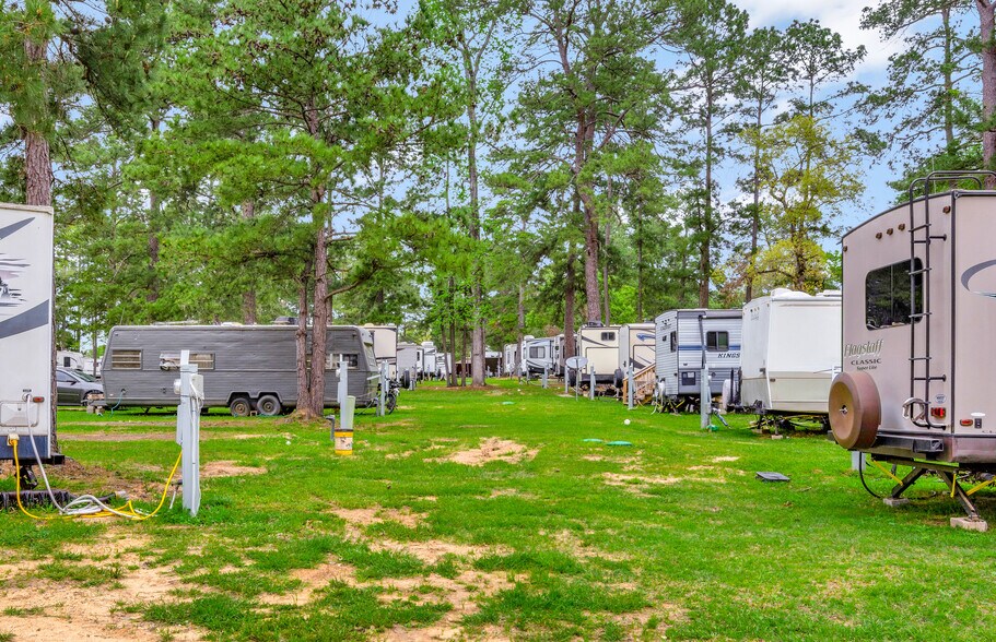 More Photos Of 16789 Butera Rd, Magnolia Trailer Camper Park For Sale