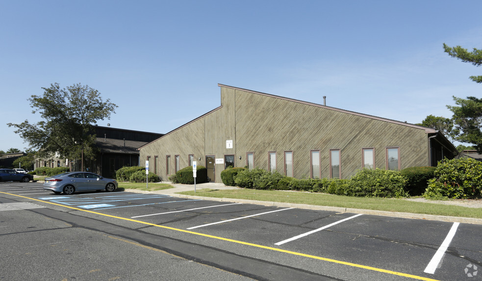 Primary Photo Of 35 Beaverson Blvd, Brick Office For Lease