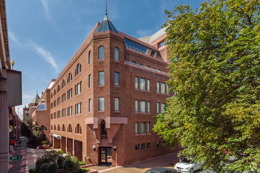 More Photos Of 1025 Thomas Jefferson St NW, Washington Office For Lease