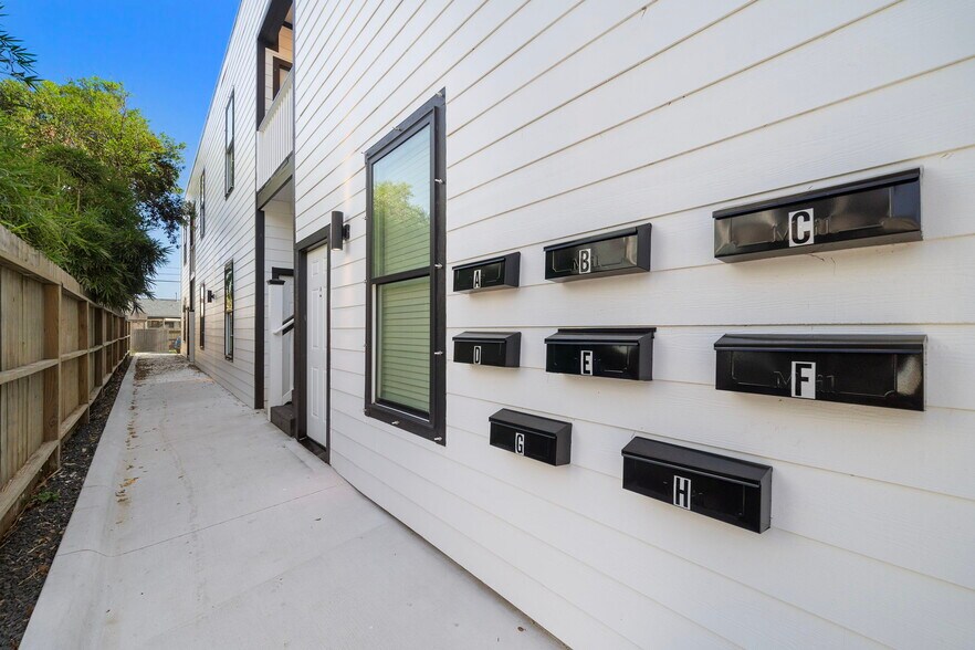More Photos Of 920 Avenue L, Galveston Apartments For Sale