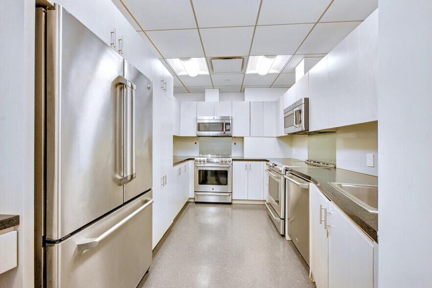 More Photos Of 125 Maiden Ln, New York Medical For Sale