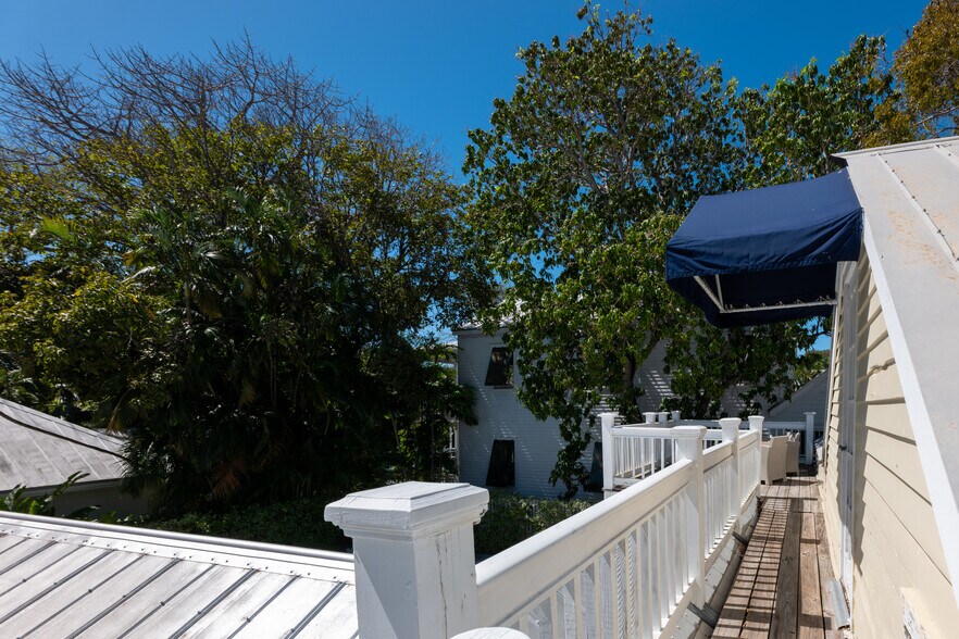 More Photos Of 412 Frances St, Key West Hotel For Sale