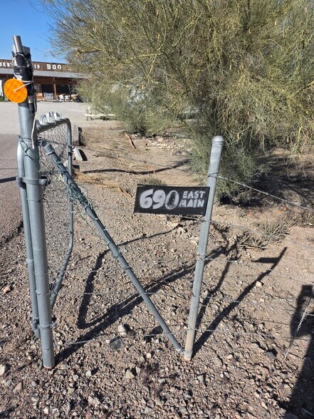 More Photos Of 690 E Main St, Quartzsite Storefront Retail Office For Sale