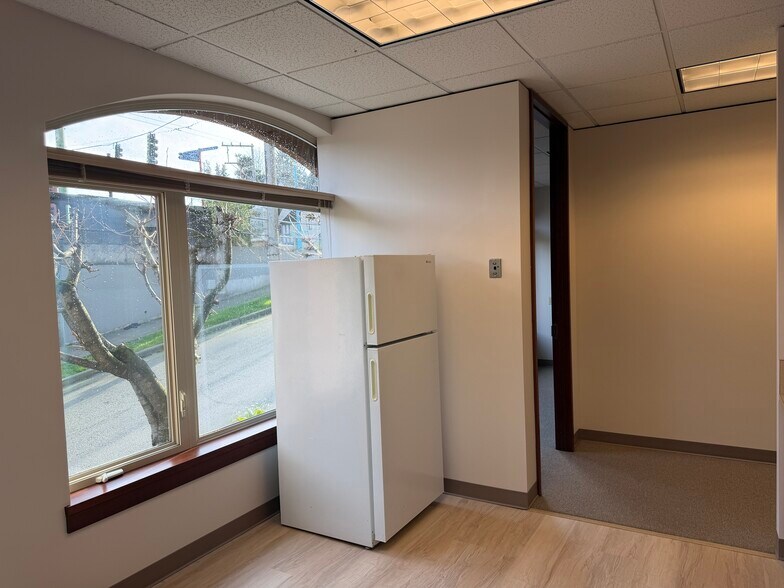 More Photos Of 3302 Fuhrman Ave E, Seattle Office For Lease