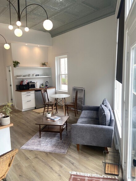 More Photos Of 305 W Pike St, Covington Storefront Retail Residential For Lease