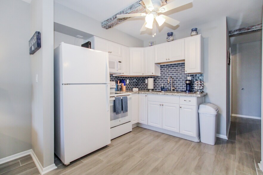 More Photos Of 3226 Stringfellow Rd, Saint James City Apartments For Sale