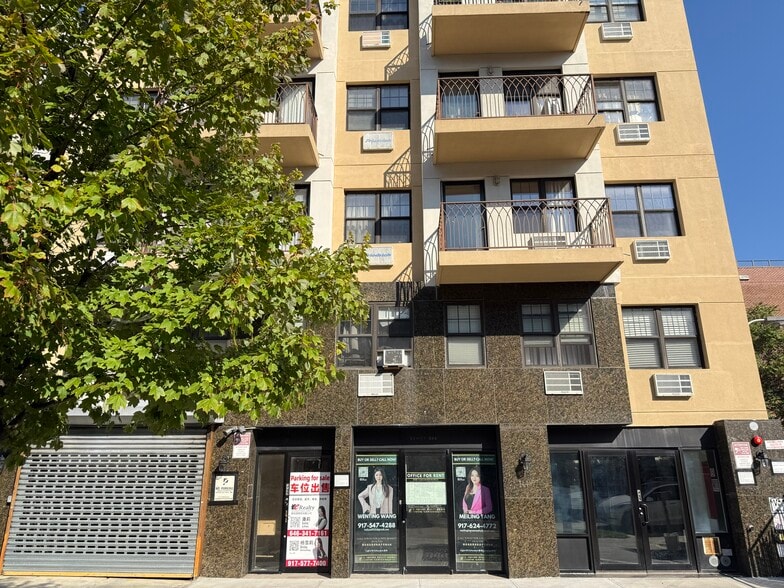 More Photos Of 144-77 Barclay Ave, Flushing Apartments For Lease