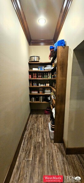 More Photos Of 824 Avenue B, Abernathy Service Station For Sale