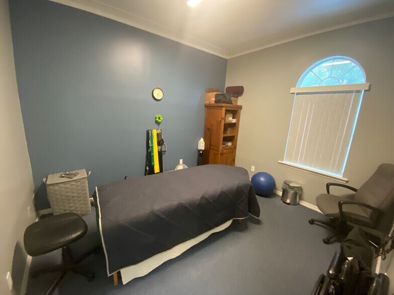 More Photos Of 1565 Sarno Rd, Melbourne Medical For Sale