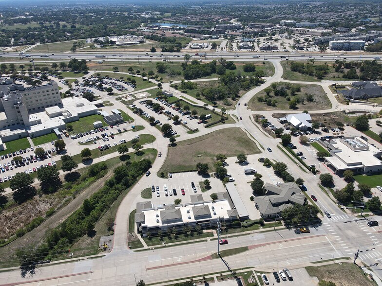 More Photos Of 3324 Colorado Blvd, Denton Office For Lease