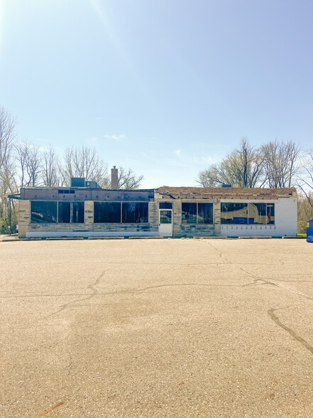 Primary Photo Of 1200 E Columbia Ave, Battle Creek Freestanding For Lease