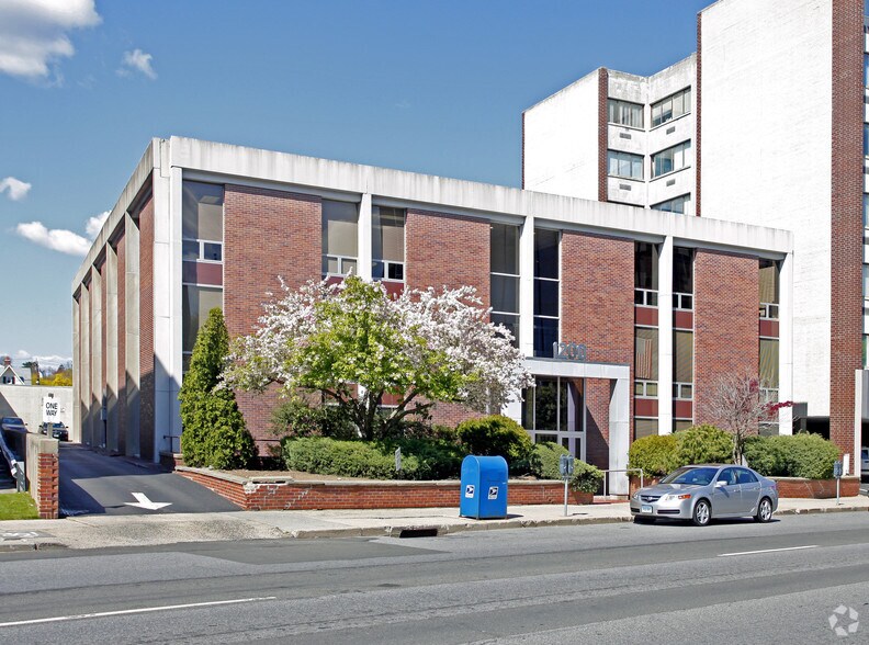 More Photos Of 1200 Summer St, Stamford Medical For Lease
