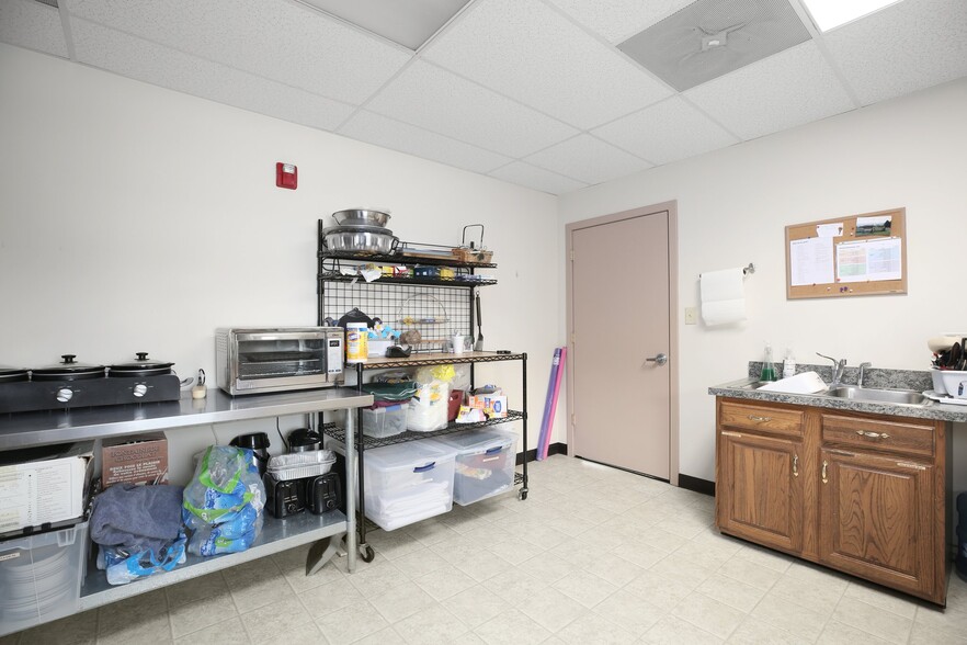 More Photos Of 9304 Onyx Ct, Fredericksburg Warehouse For Sale