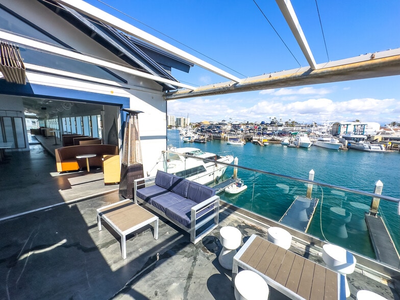 More Photos Of 2406 Newport Blvd, Newport Beach General Retail For Lease