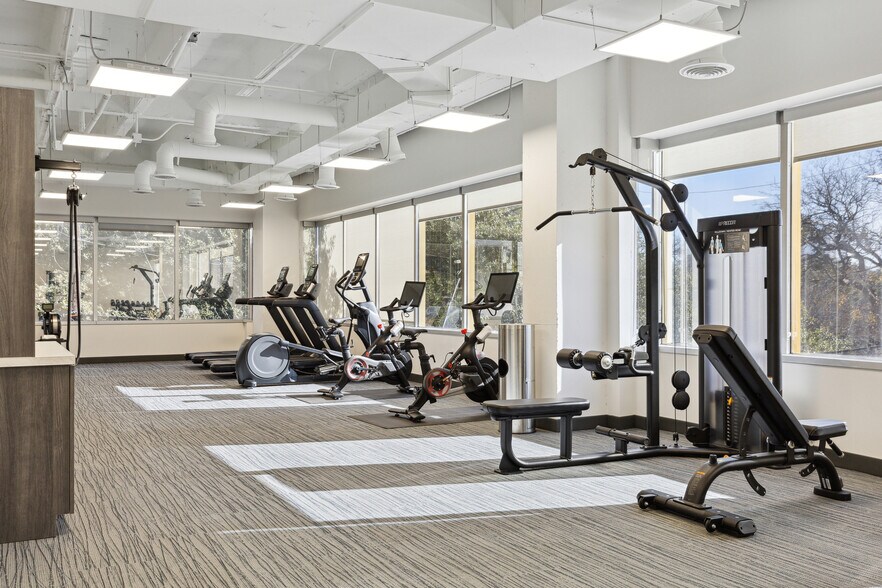 More Photos Of 3303 Lee Pky, Dallas Office For Lease