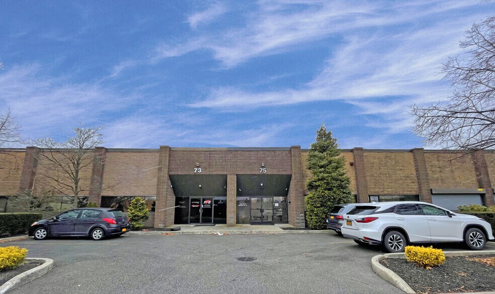 More Photos Of 65-79 E Jefryn Blvd, Deer Park Industrial For Sale