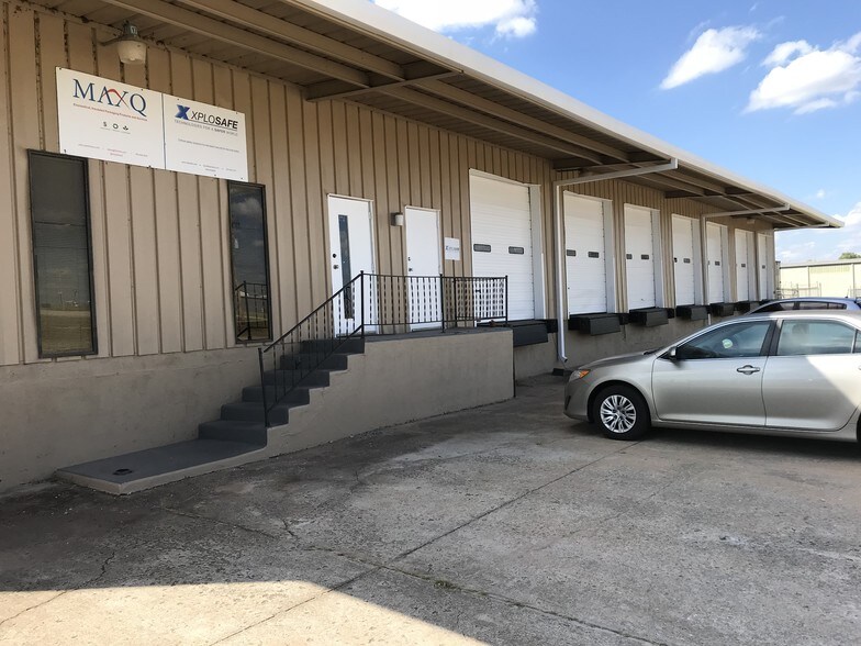 More Photos Of 3514 N Park Dr, Stillwater Truck Terminal For Sale