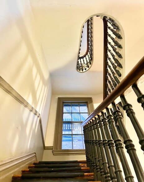 More Photos Of 825 N Charles St, Baltimore Apartments For Sale