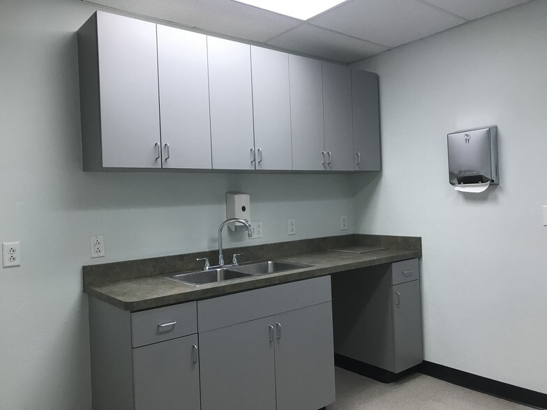 More Photos Of 1310 W St Marys Rd, Tucson Medical For Lease