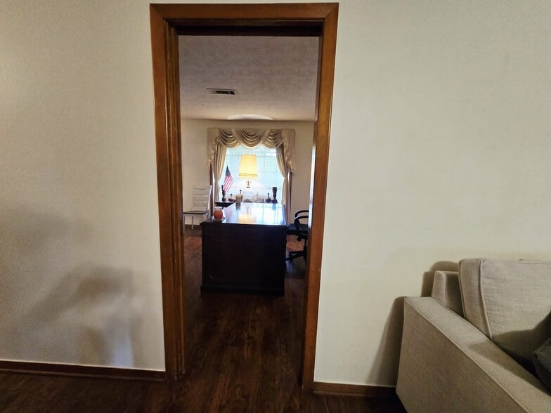 More Photos Of 5930 Killough St, Houston Office For Sale