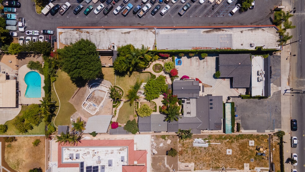 More Photos Of 801 W Whittier Blvd, La Habra Storefront Retail Residential For Sale