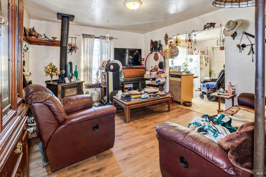 More Photos Of 31211 Highway 128, Cloverdale Apartments For Sale