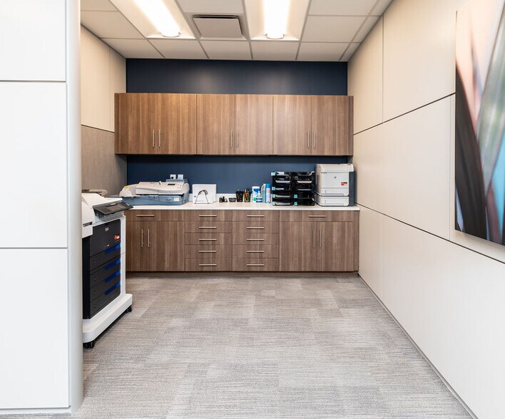 More Photos Of 4303-4399 S Columbia Rd, Grand Forks Medical For Sale