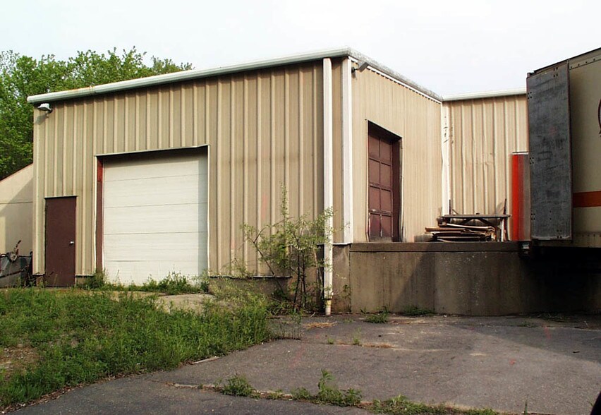 More Photos Of 6 Benson Rd, Oxford Warehouse For Sale