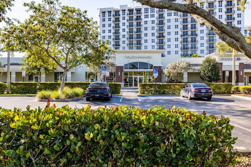 More Photos Of 1341-1663 S University Dr, Plantation Unknown For Lease