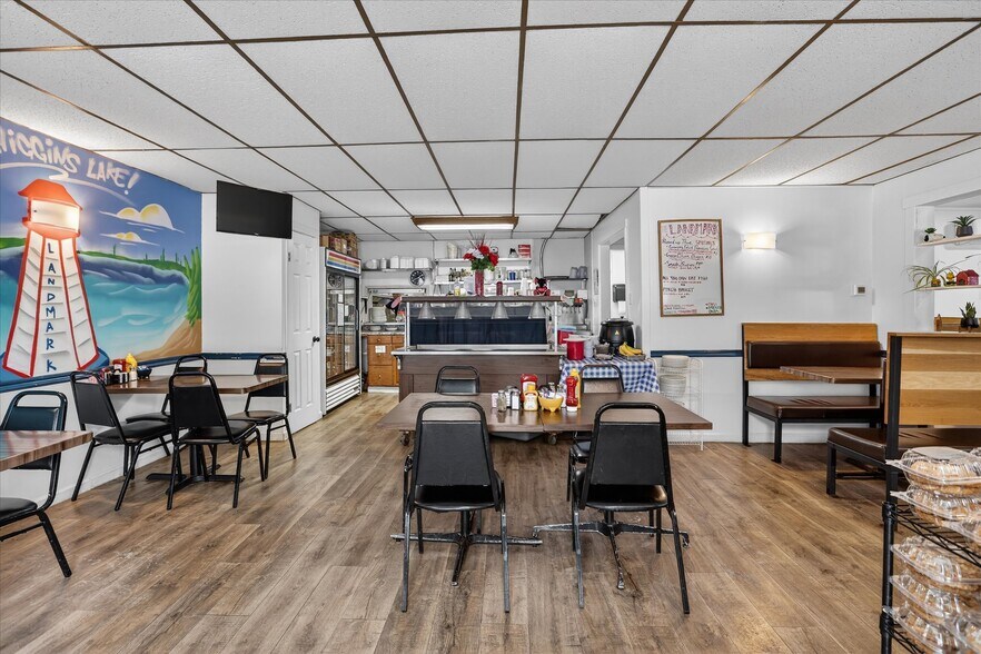 More Photos Of 5937 W Higgins Lake Dr, Roscommon Restaurant For Sale