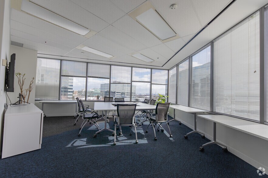 More Photos Of 55 Commerce Valley Dr W, Markham Unknown For Lease