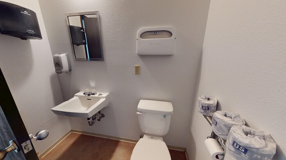 More Photos Of 1022 Grass Valley Rd, Winnemucca General Retail For Sale