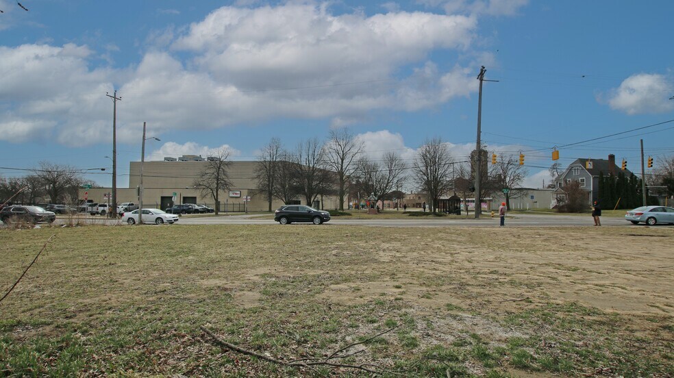 More Photos Of 800 Martin Luther King Ave, Flint Land For Sale