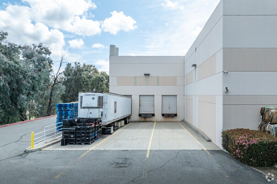 More Photos Of 40940 County Center Dr, Temecula Manufacturing For Lease