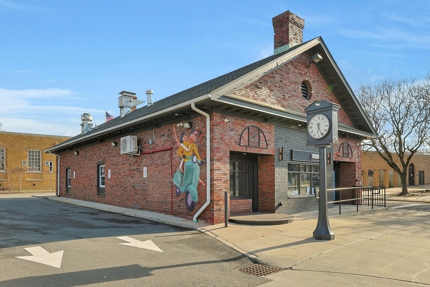 Primary Photo Of 50 Lafayette Ave, Suffern Freestanding For Sale