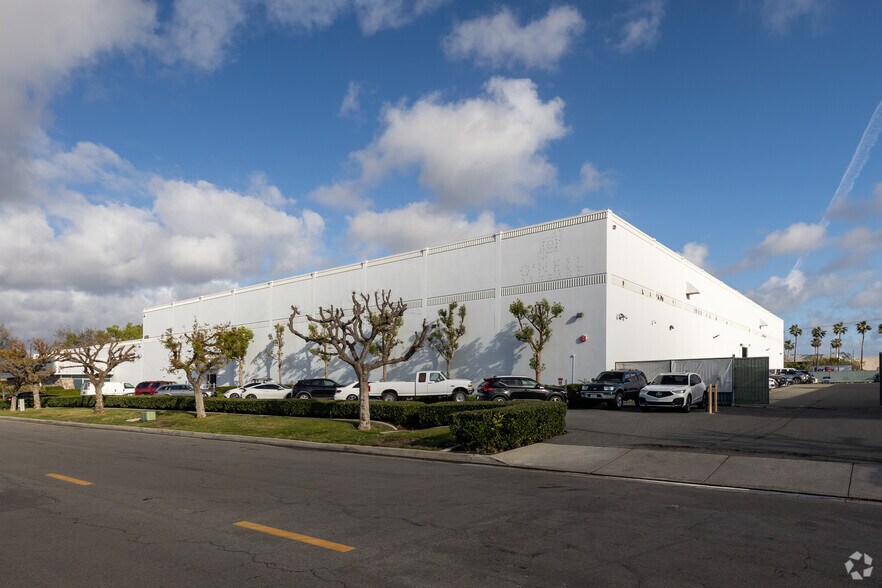 Primary Photo Of 17352 Armstrong Ave, Irvine Warehouse For Sale