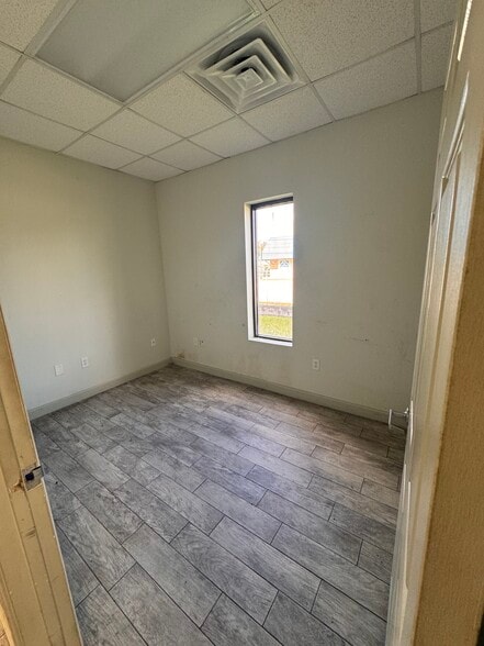 More Photos Of 5909 E Anno Ave, Orlando Auto Repair For Lease