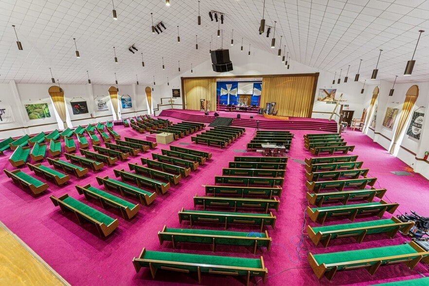 More Photos Of 1005 SW 4th St, Moore Religious Facility For Sale