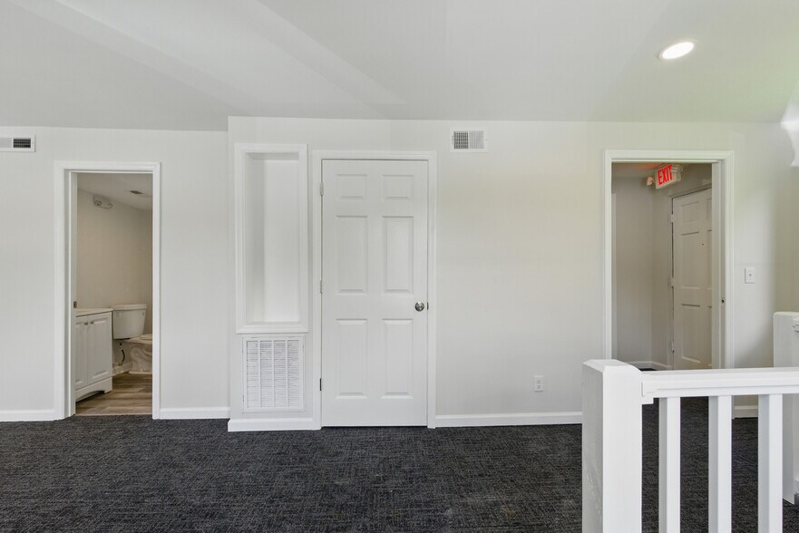 More Photos Of 700 Chickamauga Ave, Rossville Loft Creative Space For Sale