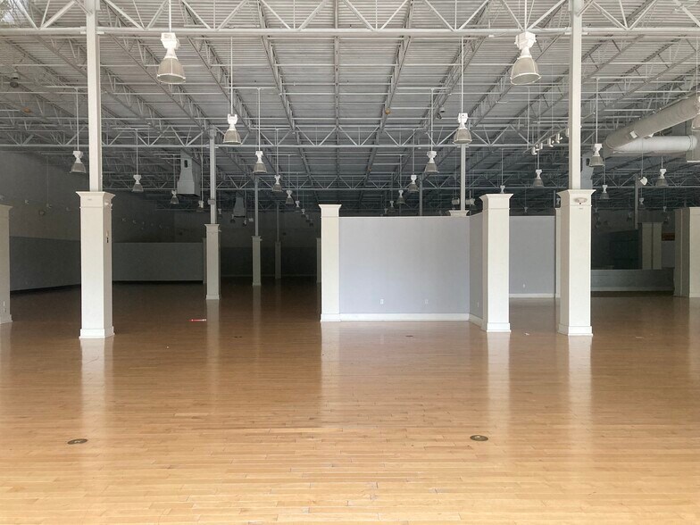 More Photos Of 3001 Stonecrest Promenade, Lithonia Freestanding For Sale