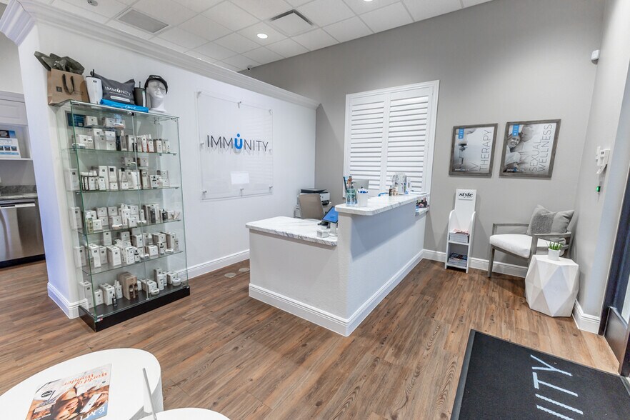 More Photos Of 809 County Road 466, Lady Lake Office For Sale