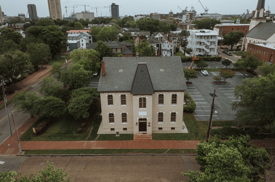 More Photos Of 441 Washington St, Portsmouth Office Residential For Sale