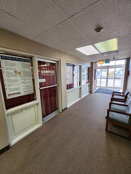 More Photos Of 330 S 5th St, Enid Medical For Lease