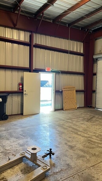 More Photos Of 6766 Narcoossee Rd, Orlando Self Storage For Lease