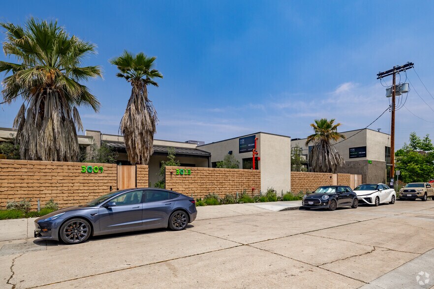 More Photos Of 3013 Gilroy St, Los Angeles Office For Sale