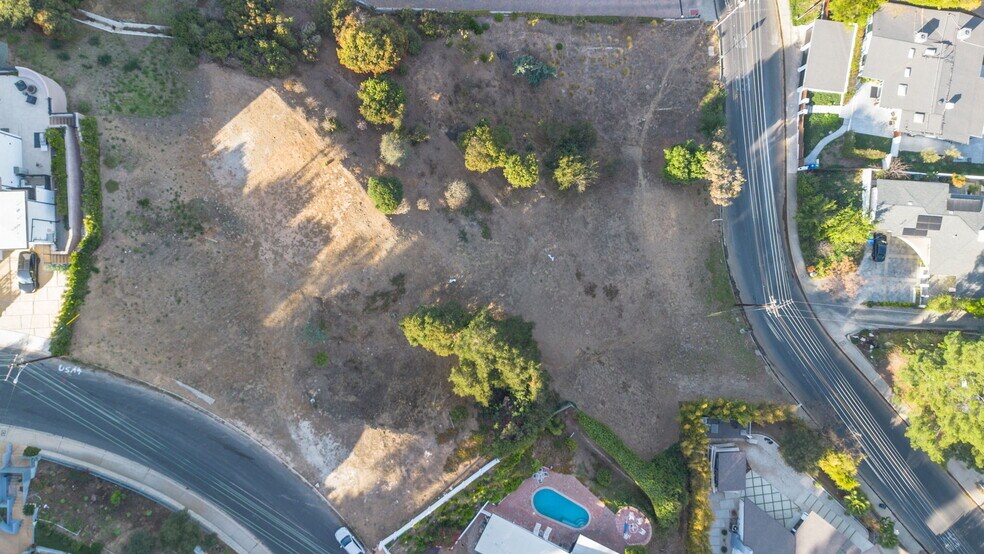 More Photos Of 16652 Calneva dr, Encino Land For Sale