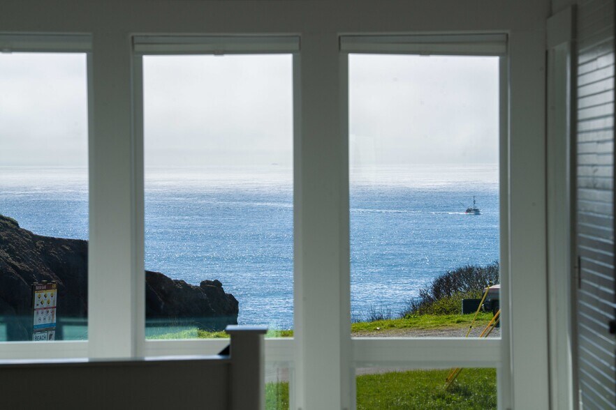 More Photos Of 267 W Sixth St, Port Orford Storefront Retail Residential For Sale