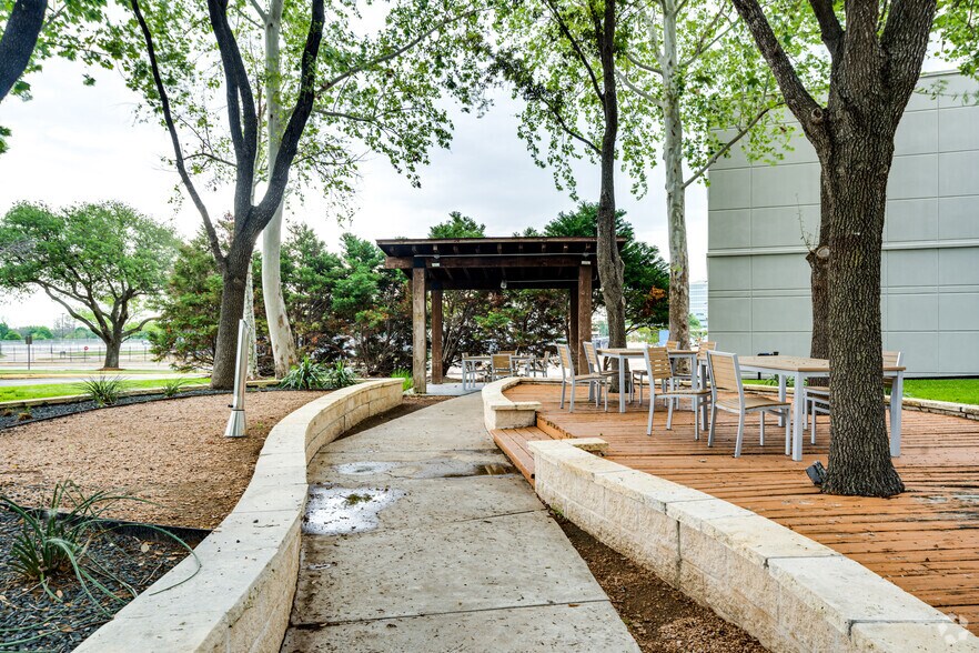 More Photos Of 9700-9702 Bissonnet St, Houston Office For Lease